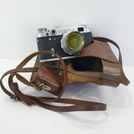 Фотоаппарат "ФЭД-2" с чехлом. Картинка 1